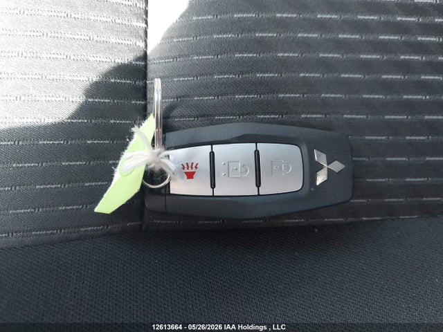 JA4J4UA84RZ635181 Mitsubishi Outlander Es