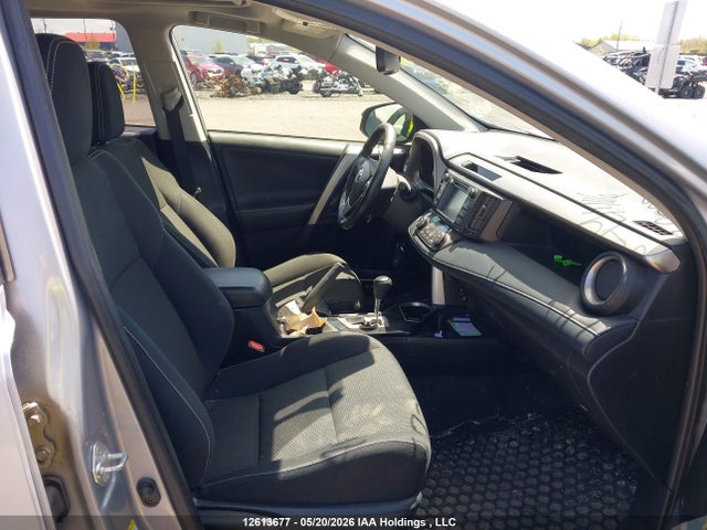 12613677 :رقم المزاد ، JTMRJREV5JD219446 vin ، 2018 Toyota Rav4 Hv Le Plus/xle مزاد بيع