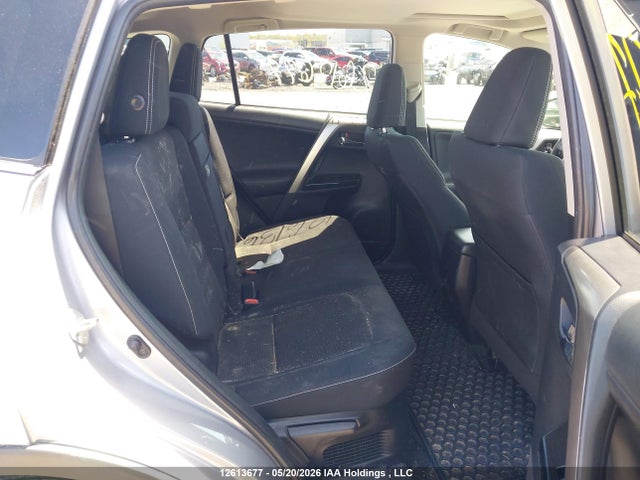 12613677 :رقم المزاد ، JTMRJREV5JD219446 vin ، 2018 Toyota Rav4 Hv Le Plus/xle مزاد بيع