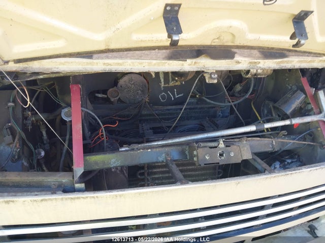 12613713 :رقم المزاد ، 1GBKP37W8K3312945 vin ، 1989 Chevrolet P30 مزاد بيع