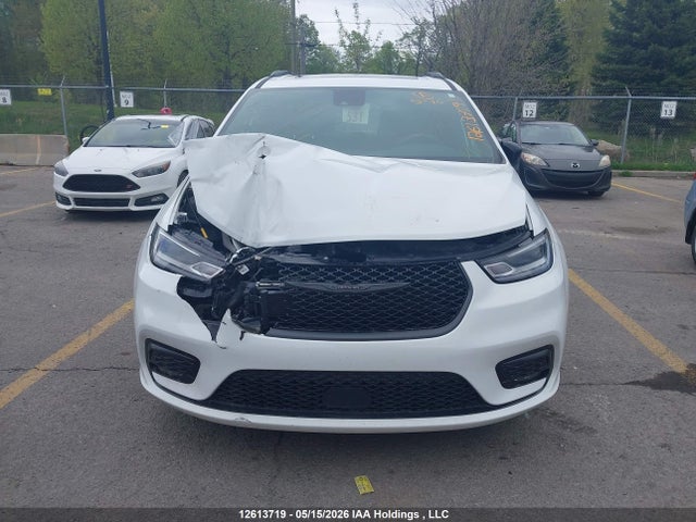 Chrysler Pacifica Limited 2025 2C4RC1GG1SR601921 Image 12