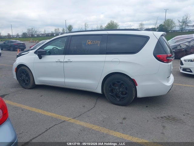 Chrysler Pacifica Limited 2025 2C4RC1GG1SR601921 Image 14