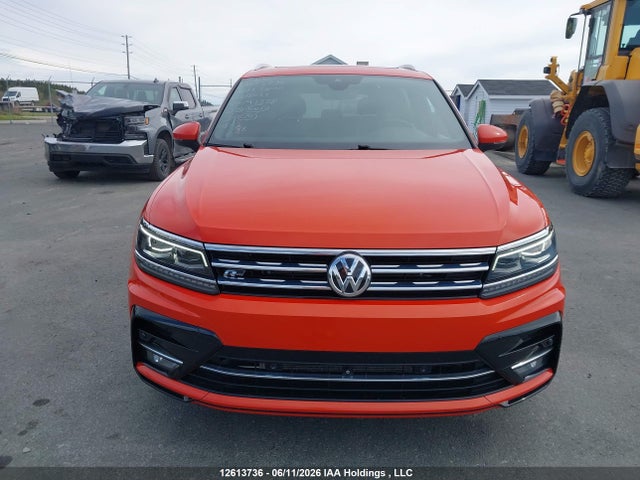 Продажа на аукционе авто 2019 Volkswagen Tiguan Highline, vin: 3VV4B7AX2KM018033, номер лота: 12613736
