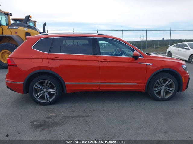 Продажа на аукционе авто 2019 Volkswagen Tiguan Highline, vin: 3VV4B7AX2KM018033, номер лота: 12613736