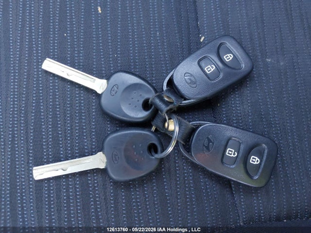 KMHCT5AE8GU250287 Hyundai ACCENT SE