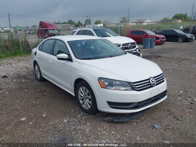 2013 Volkswagen Passat მანქანა იყიდება აუქციონზე, vin: 1VWAH7A37DC046229, აუქციონის ნომერი: 12613788
