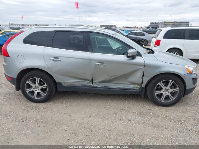 Aukcja sprzedaży 2013 Volvo Xc60 T6/t6 Platinum/t6 Premier Plus/t6 R-design/t6 R-design Platinum/t6 R-design Premier Plus, vin: YV4902DZ1D2436052, numer aukcji: 12613838