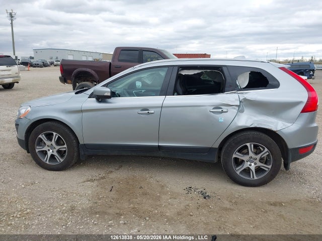 Aukcja sprzedaży 2013 Volvo Xc60 T6/t6 Platinum/t6 Premier Plus/t6 R-design/t6 R-design Platinum/t6 R-design Premier Plus, vin: YV4902DZ1D2436052, numer aukcji: 12613838