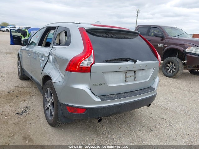 Aukcja sprzedaży 2013 Volvo Xc60 T6/t6 Platinum/t6 Premier Plus/t6 R-design/t6 R-design Platinum/t6 R-design Premier Plus, vin: YV4902DZ1D2436052, numer aukcji: 12613838