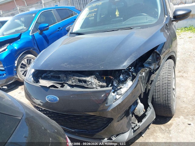 1FMCU9DZ1MUA40855 Ford Escape Titanium