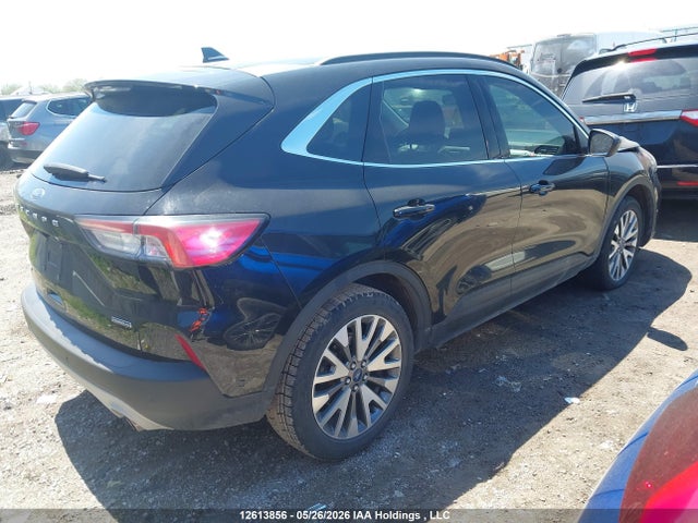 1FMCU9DZ1MUA40855 Ford Escape Titanium