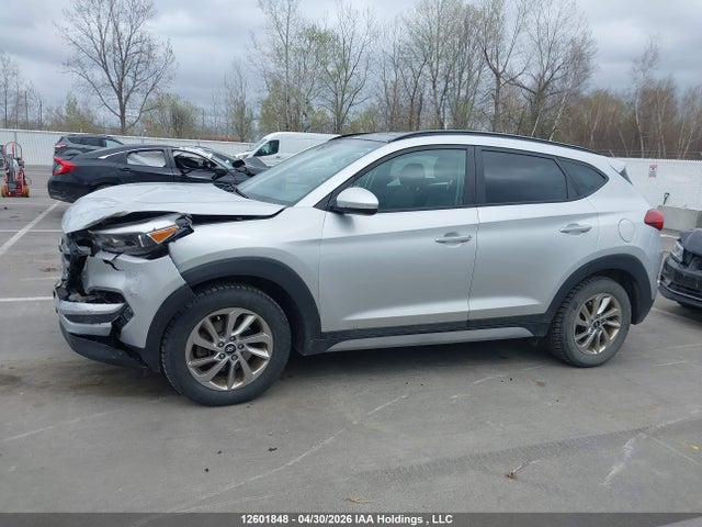 KM8J3CA42HU508226 Hyundai TUCSON SE