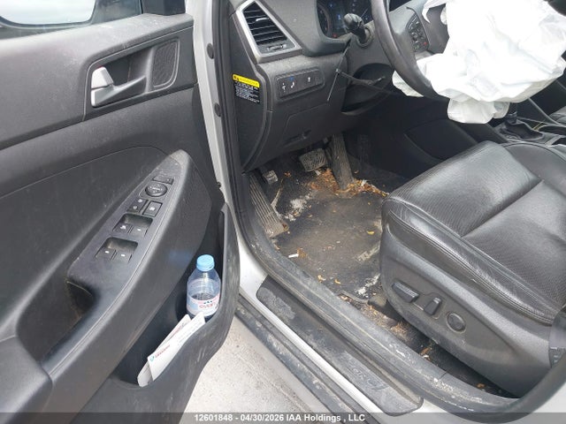 KM8J3CA42HU508226 Hyundai TUCSON SE