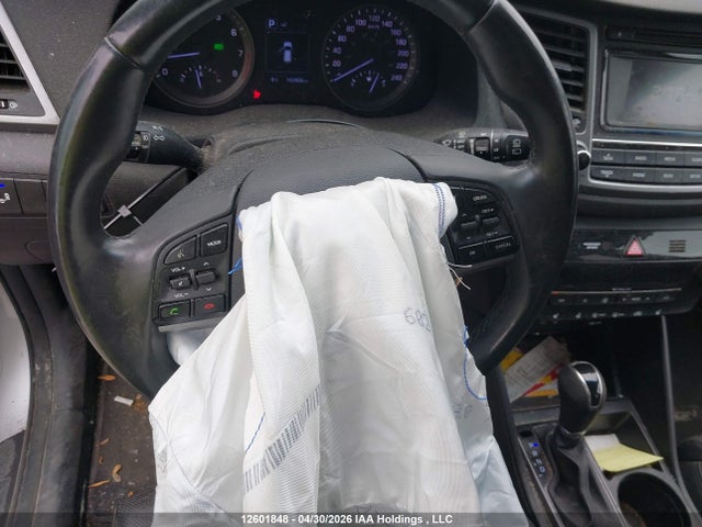 KM8J3CA42HU508226 Hyundai TUCSON SE