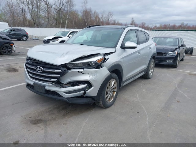 KM8J3CA42HU508226 Hyundai TUCSON SE