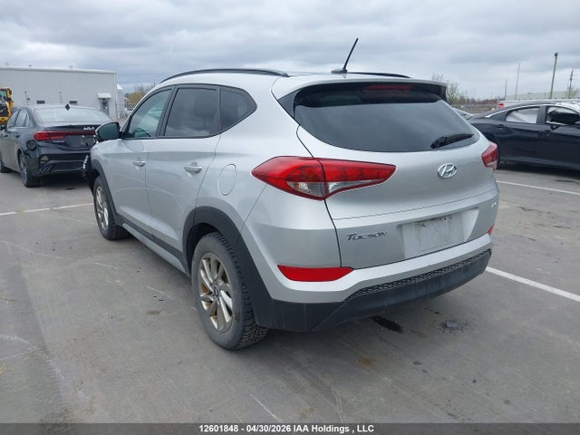 KM8J3CA42HU508226 Hyundai TUCSON SE
