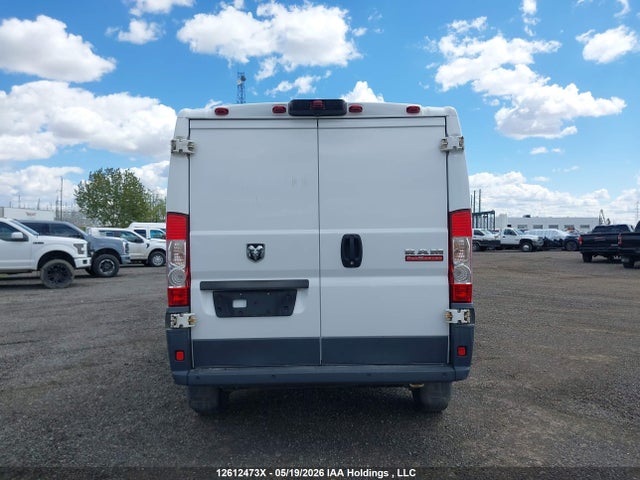 3C6TRVAGXJE106399 RAM Promaster 1500 Low Roof
