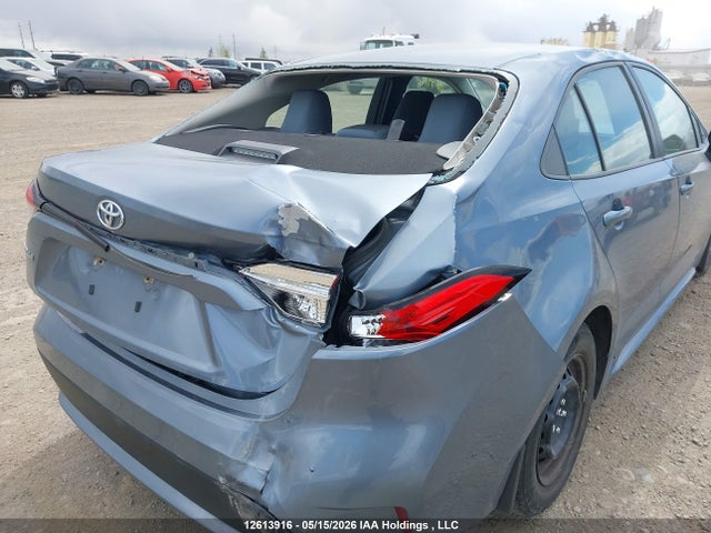 12613916 :رقم المزاد ، 5YFBPMBEXMP186906 vin ، 2021 Toyota Corolla Le مزاد بيع