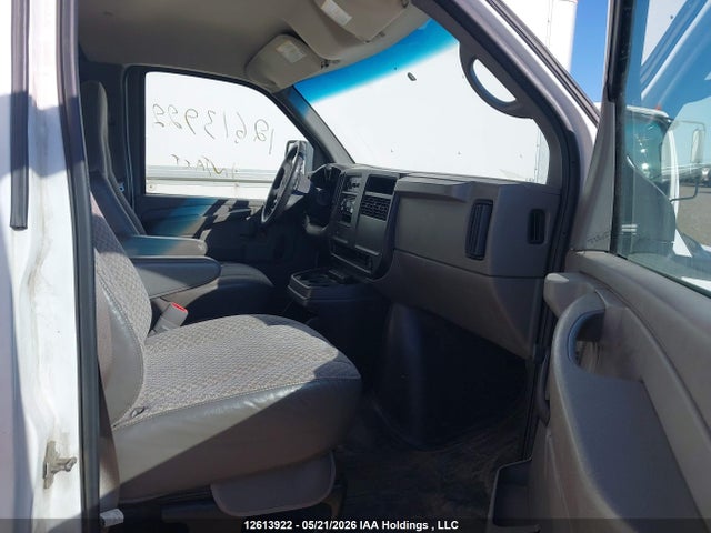 Продажа на аукционе авто 2005 Gmc Savana Cutaway G3500, vin: 1GDJG31U351168523, номер лота: 12613922