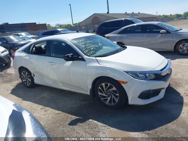 2HGFC2F61JH040059 Honda CIVIC SE