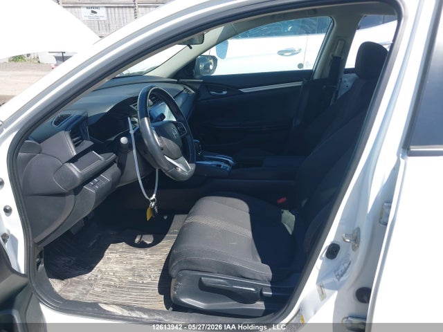 2HGFC2F61JH040059 Honda CIVIC SE