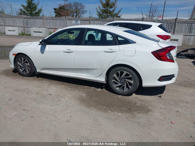2HGFC2F61JH040059 Honda CIVIC SE
