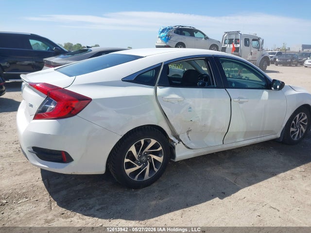 2HGFC2F61JH040059 Honda CIVIC SE