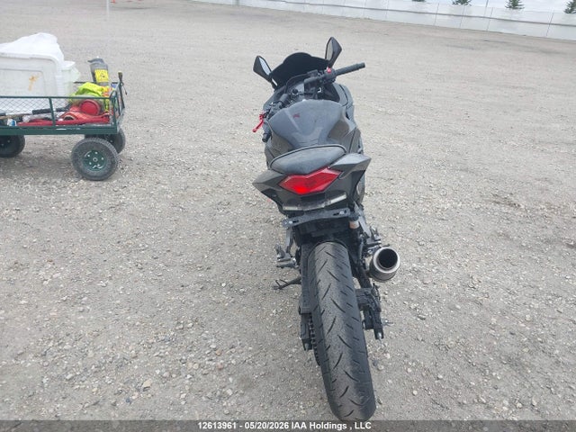 2014 Kawasaki Ex300 A მანქანა იყიდება აუქციონზე, vin: JKAEX8A1XEDA17747, აუქციონის ნომერი: 12613961