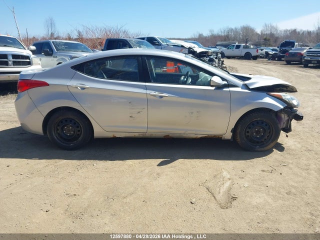 2013 Hyundai Elantra Gls მანქანა იყიდება აუქციონზე, vin: 5NPDH4AE2DH343803, აუქციონის ნომერი: 12597880