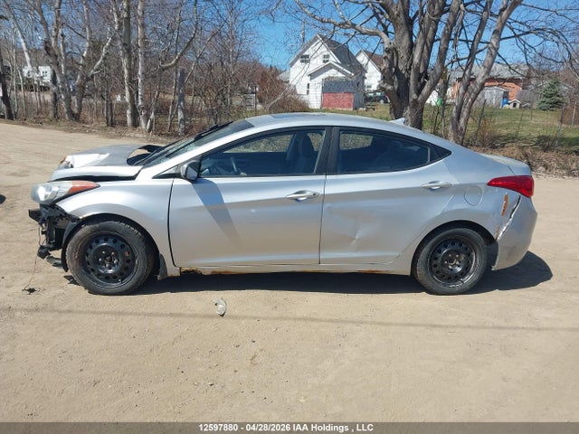 2013 Hyundai Elantra Gls მანქანა იყიდება აუქციონზე, vin: 5NPDH4AE2DH343803, აუქციონის ნომერი: 12597880