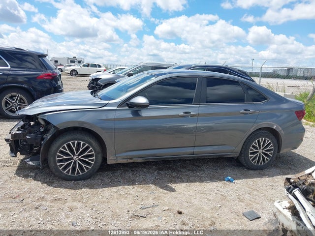 2020 Volkswagen Jetta Highline მანქანა იყიდება აუქციონზე, vin: 3VWEB7BU1LM076804, აუქციონის ნომერი: 12613993