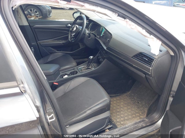 2020 Volkswagen Jetta Highline მანქანა იყიდება აუქციონზე, vin: 3VWEB7BU1LM076804, აუქციონის ნომერი: 12613993