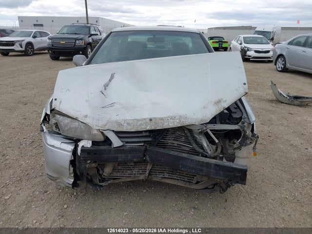 12614023 :رقم المزاد ، JT2BG22K5Y0488851 vin ، 2000 Toyota Camry Ce/le/xle مزاد بيع