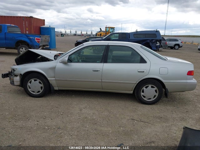 12614023 :رقم المزاد ، JT2BG22K5Y0488851 vin ، 2000 Toyota Camry Ce/le/xle مزاد بيع