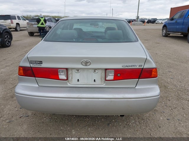 12614023 :رقم المزاد ، JT2BG22K5Y0488851 vin ، 2000 Toyota Camry Ce/le/xle مزاد بيع