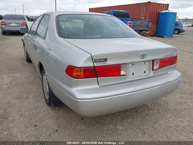12614023 :رقم المزاد ، JT2BG22K5Y0488851 vin ، 2000 Toyota Camry Ce/le/xle مزاد بيع