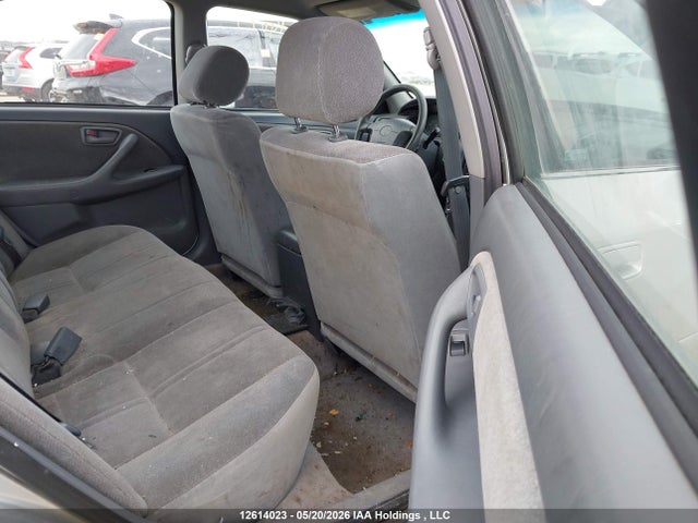 12614023 :رقم المزاد ، JT2BG22K5Y0488851 vin ، 2000 Toyota Camry Ce/le/xle مزاد بيع