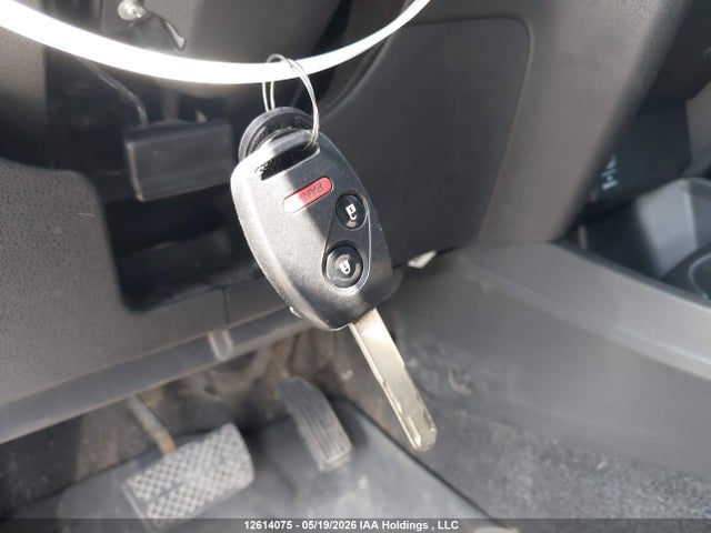 12614075 :رقم المزاد ، LUCGE8H53E3006536 vin ، 2014 Honda Fit Lx مزاد بيع