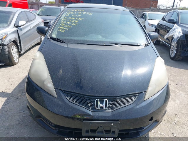 12614075 :رقم المزاد ، LUCGE8H53E3006536 vin ، 2014 Honda Fit Lx مزاد بيع