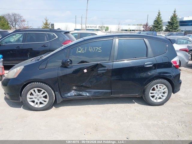 12614075 :رقم المزاد ، LUCGE8H53E3006536 vin ، 2014 Honda Fit Lx مزاد بيع