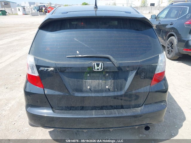 12614075 :رقم المزاد ، LUCGE8H53E3006536 vin ، 2014 Honda Fit Lx مزاد بيع