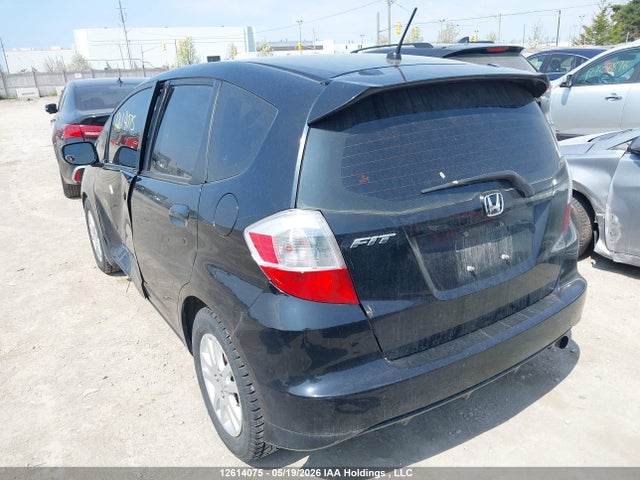 12614075 :رقم المزاد ، LUCGE8H53E3006536 vin ، 2014 Honda Fit Lx مزاد بيع