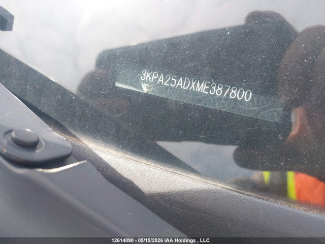 12614090 :رقم المزاد ، 3KPA25ADXME387800 vin ، 2021 Kia Rio 5-door مزاد بيع