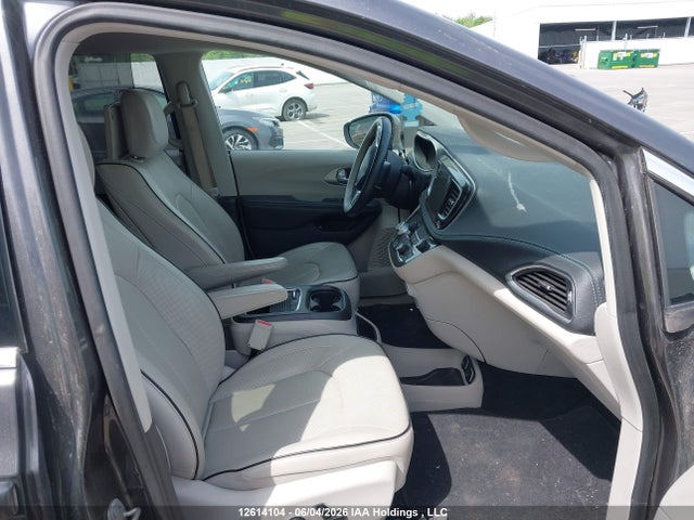 12614104 :رقم المزاد ، 2C4RC1N72JR289755 vin ، 2018 Chrysler Pacifica Hybrid Limited مزاد بيع