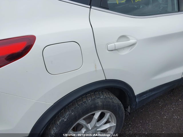 12614124 :رقم المزاد ، JN1BJ1CR5HW129174 vin ، 2017 Nissan Qashqai مزاد بيع