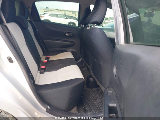 Продаж на аукціоні авто 2012 Toyota Yaris Le, vin: JTDKTUD32CD531824, номер лоту: 12614128