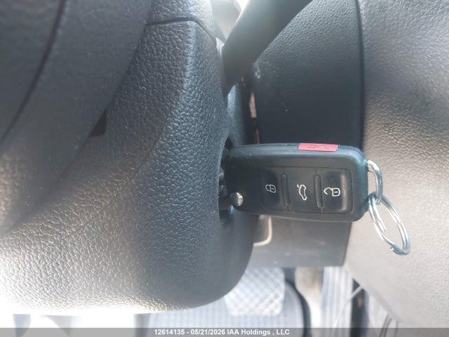 2013 Volkswagen Jetta 2.0l Trendline/2.0l Trendline+ მანქანა იყიდება აუქციონზე, vin: 3VW2K7AJXDM416298, აუქციონის ნომერი: 12614135