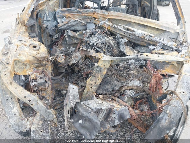 2T3B1RFV2KW056288 Toyota RAV4 LE