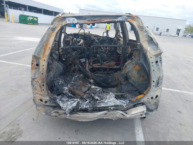 2T3B1RFV2KW056288 Toyota RAV4 LE