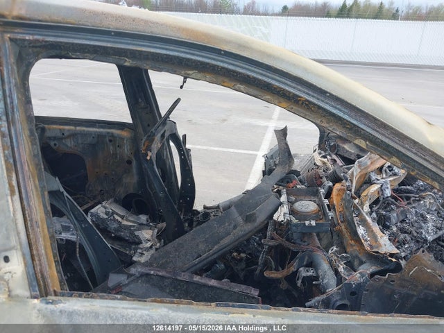 2T3B1RFV2KW056288 Toyota RAV4 LE